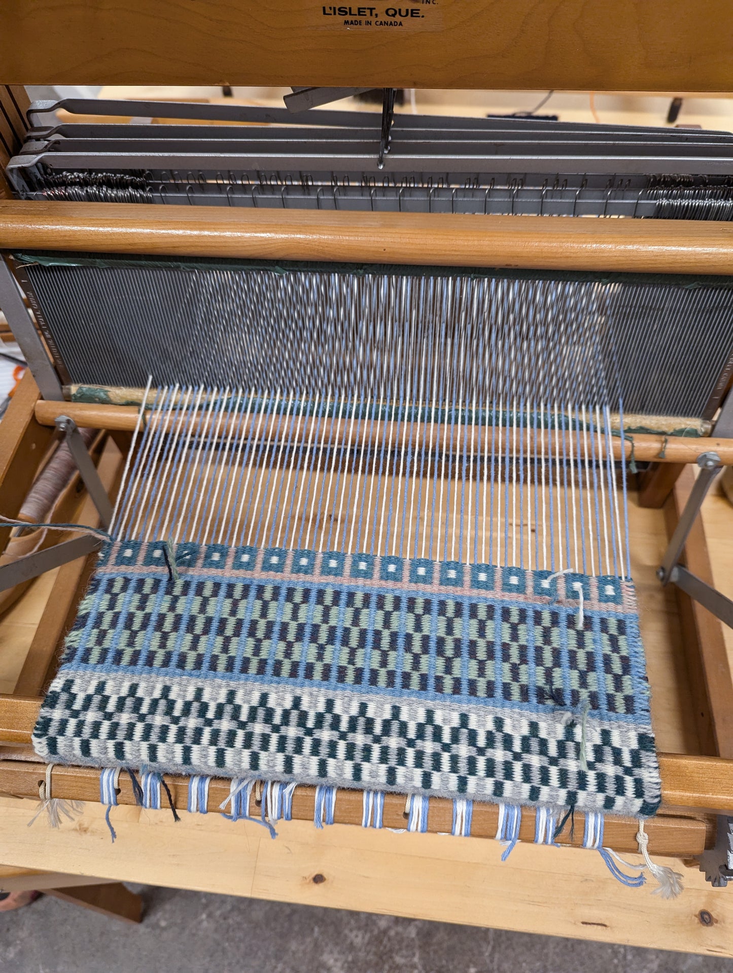 Level 3: Krokbragd Pattern Mug Rugs – Table/Floor Loom Weaving (coming soon)