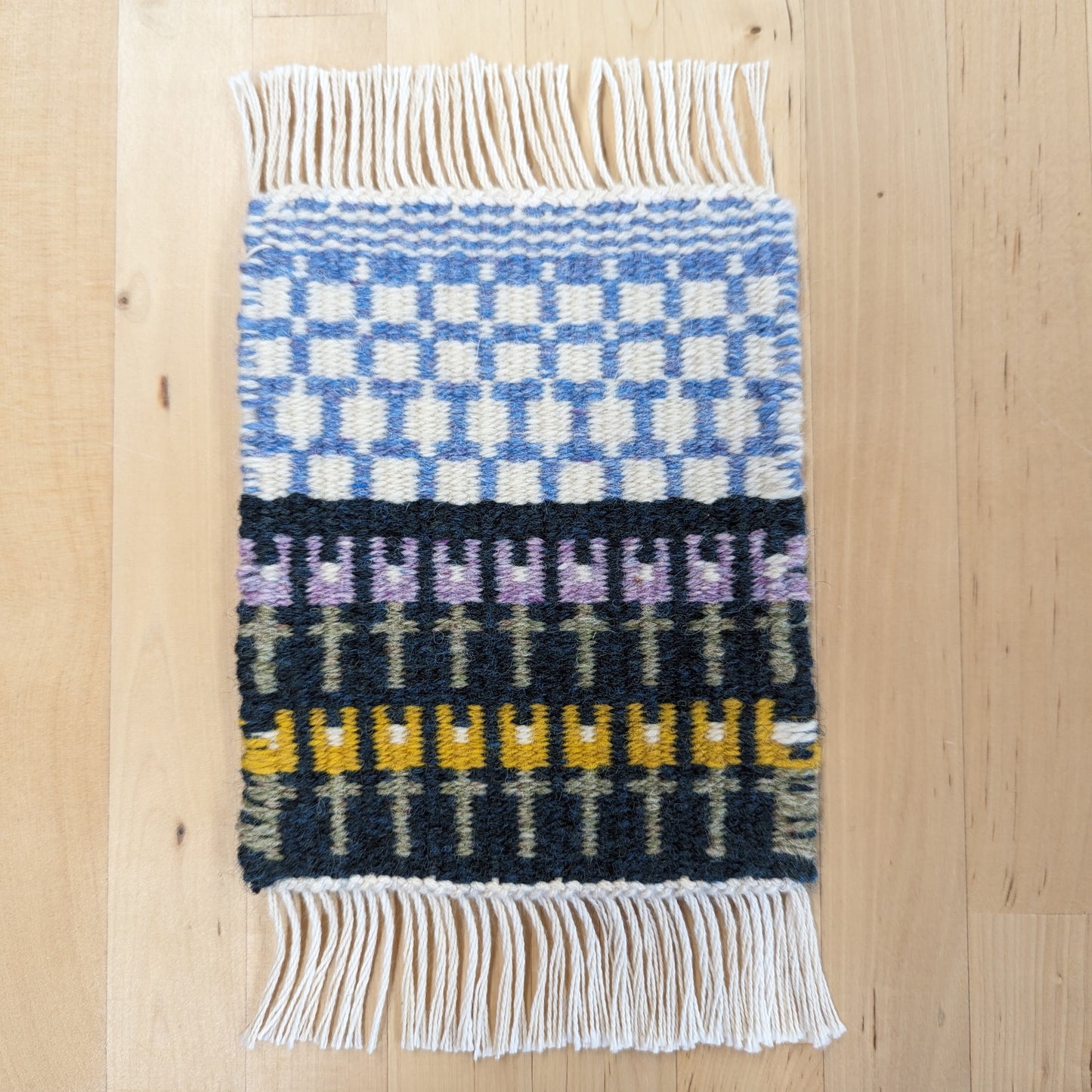 Level 3: Krokbragd Pattern Mug Rugs – Table/Floor Loom Weaving (coming soon)