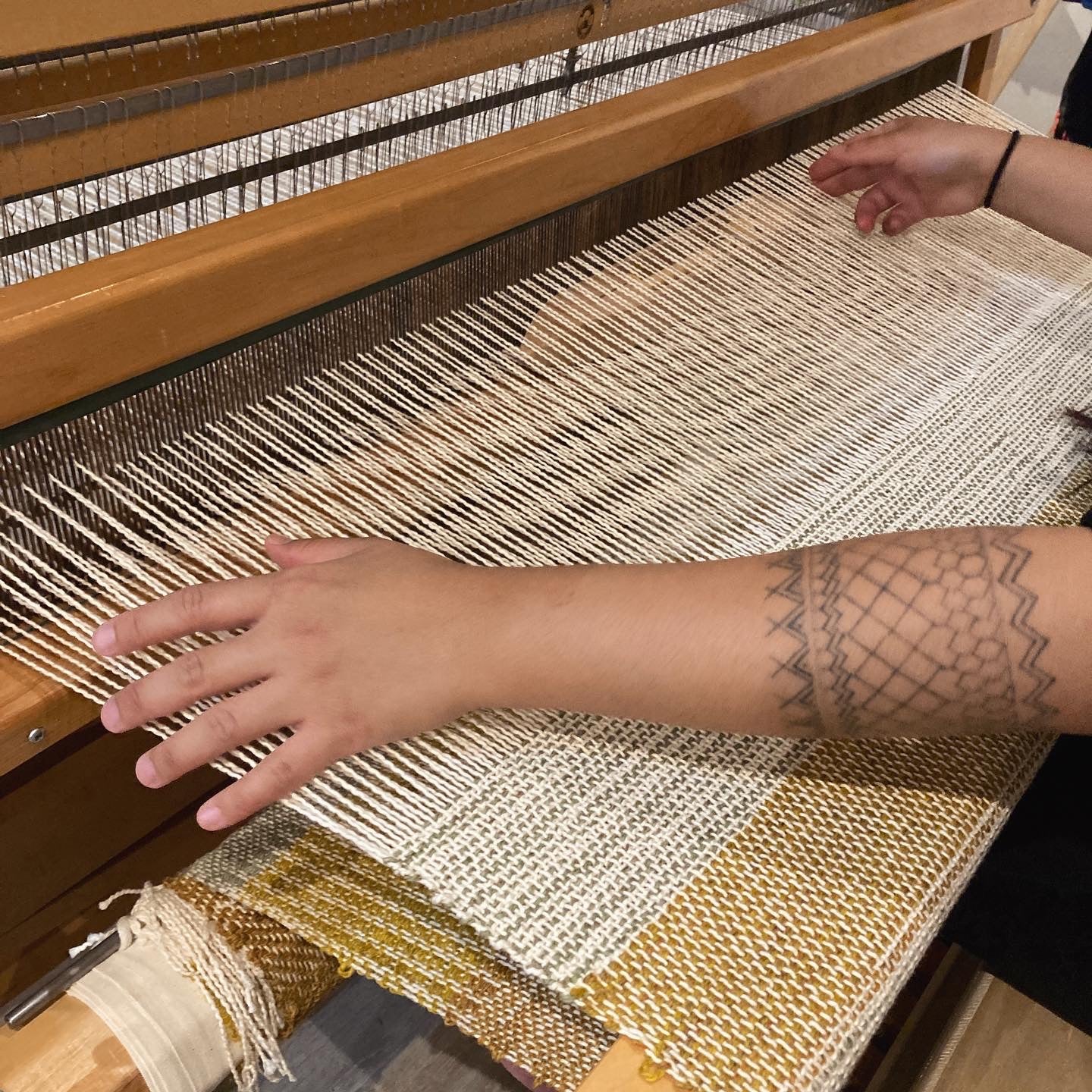 Level 2-3: Make a Shawl – Floor Loom Weaving - Dec 2/3/4 (RARE)