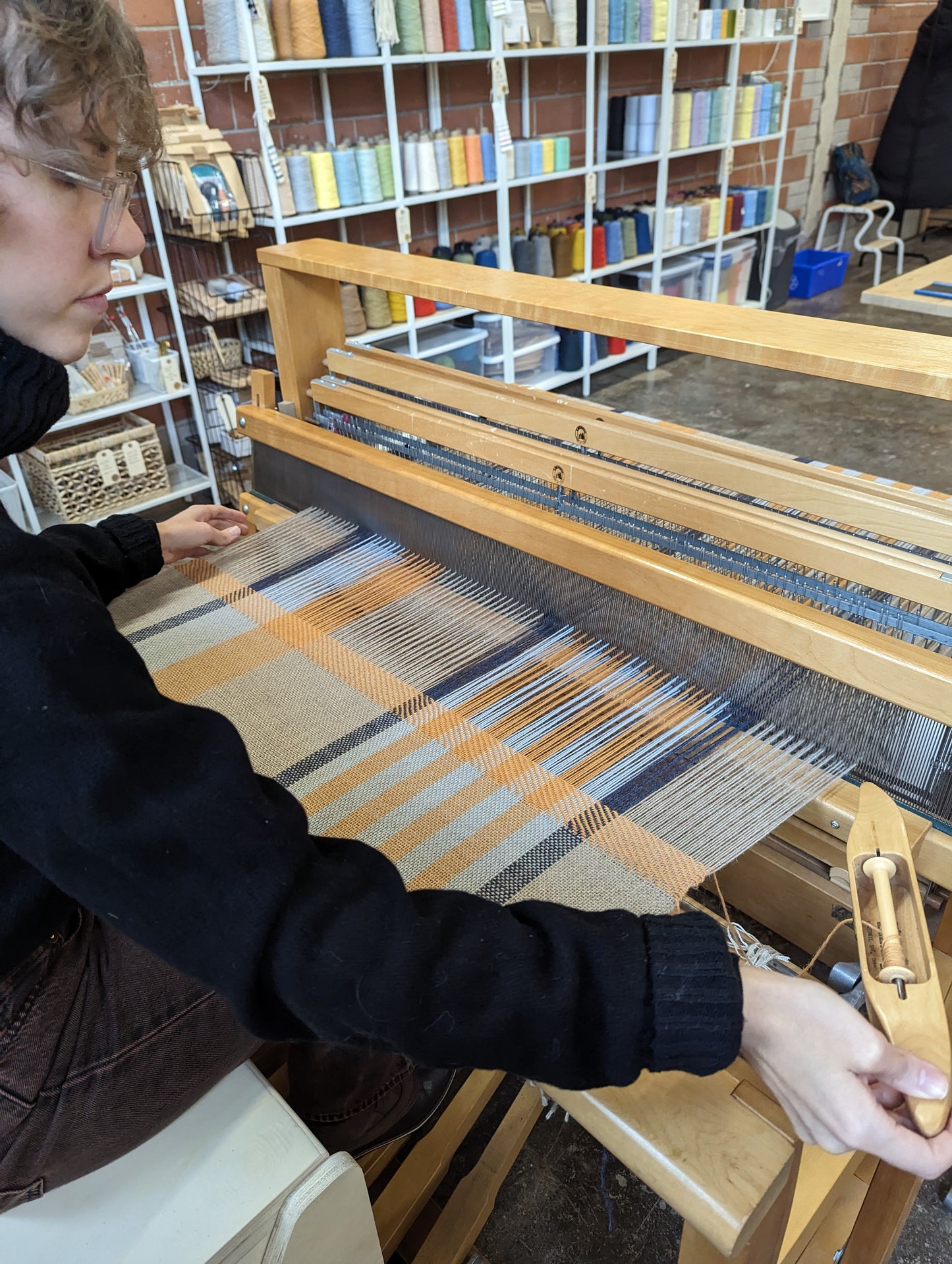 Level 2-3: Make a Shawl – Floor Loom Weaving - Dec 2/3/4 (RARE)