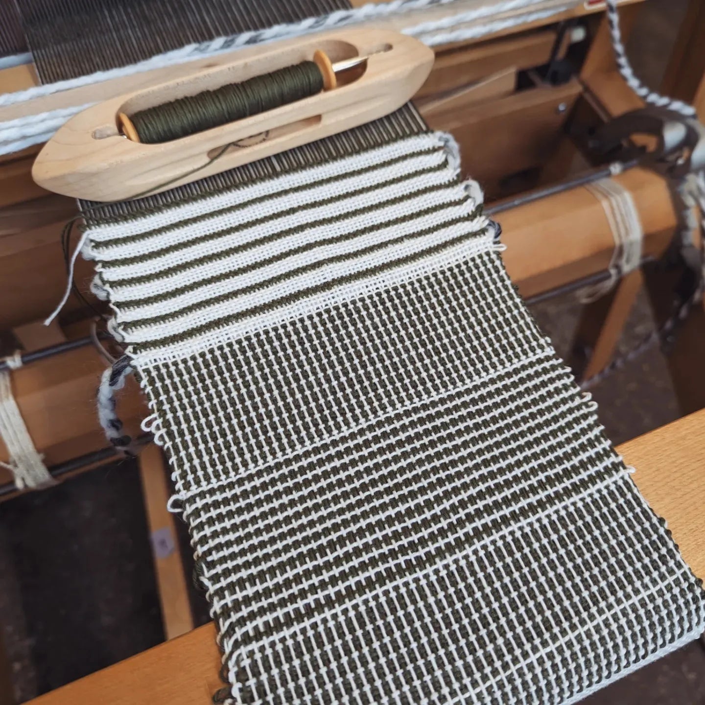 Level 3: Double Weave Cloth – Table/Floor Loom Weaving (coming soon)